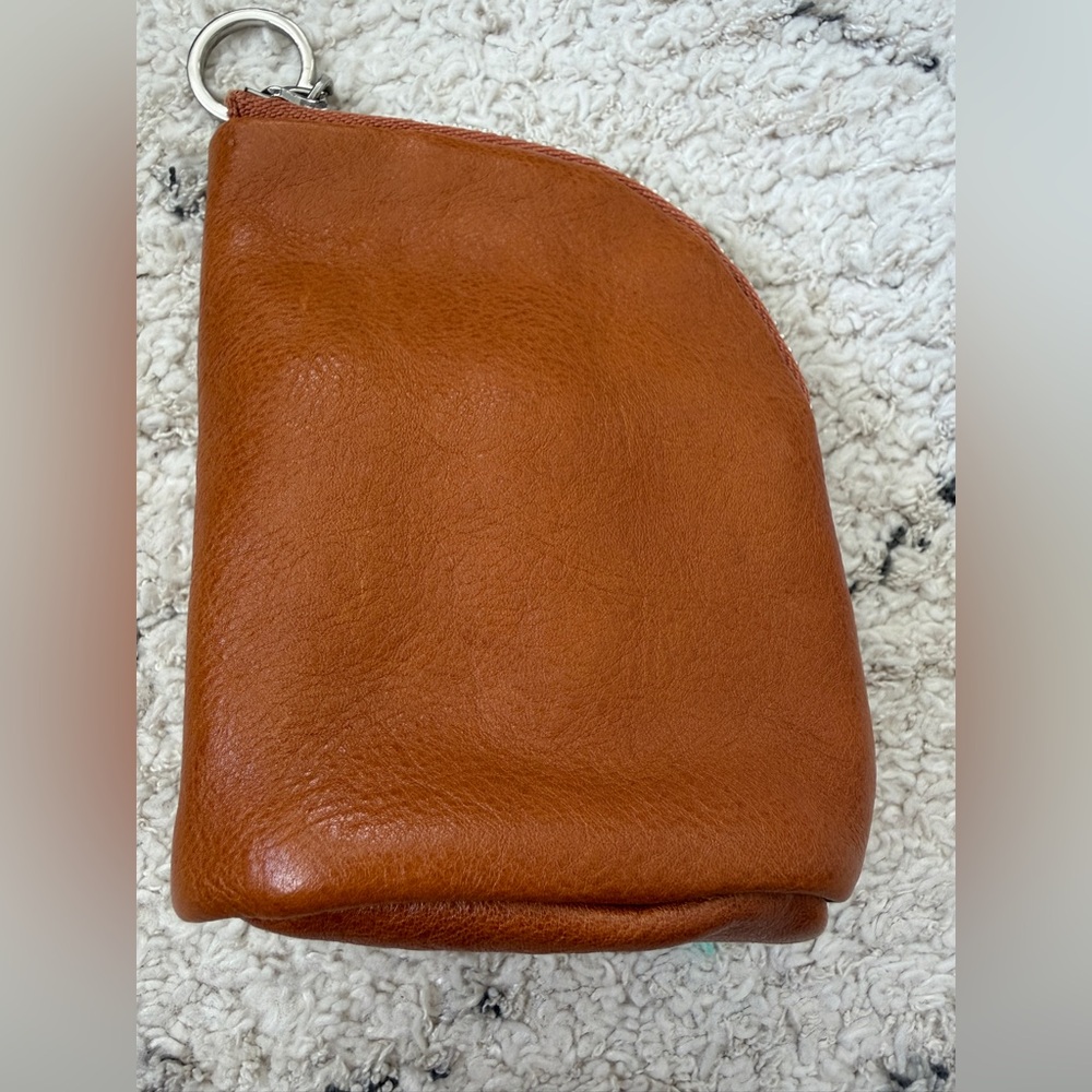 Elegant Tan Leather makeup holder